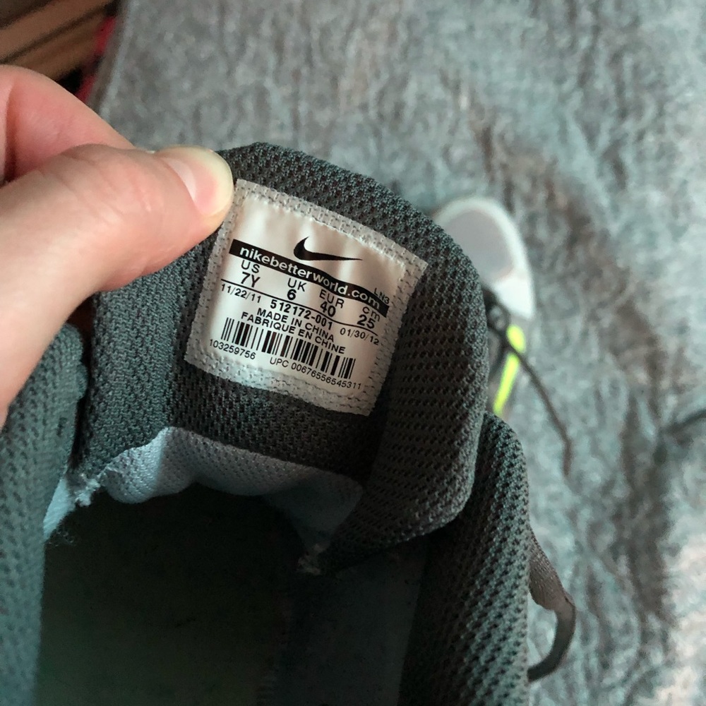 Nike Free Runs - Picture 4 of 4